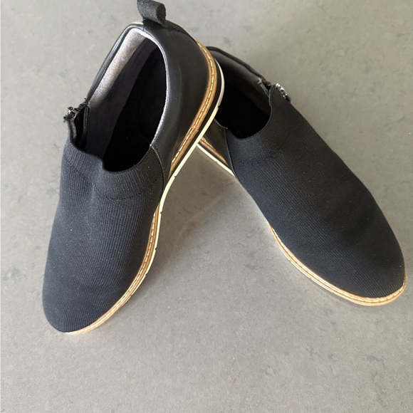 Me Too Anise Black Womens slight wedge size 8 in great condition - Picture 1 of 11